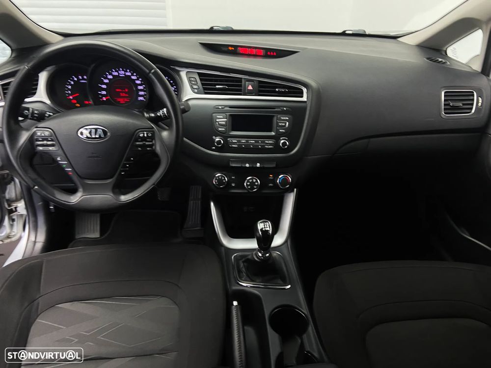 Kia Ceed 1.4 CRDi EX - 13