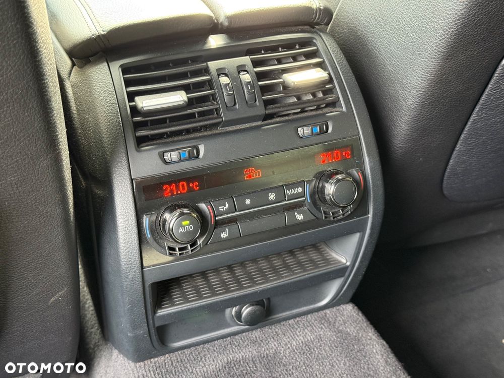 BMW Seria 5 530d xDrive Sport-Aut Luxury Line - 34