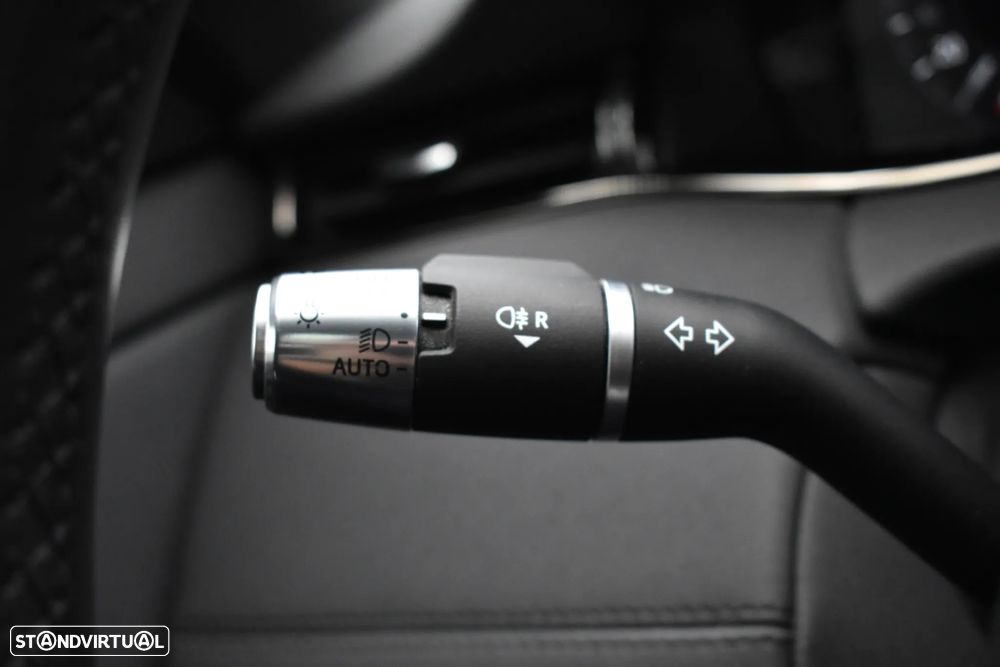 Land Rover Range Rover Evoque 1.5 P300e AWD R-Dynamic SE Auto - 31