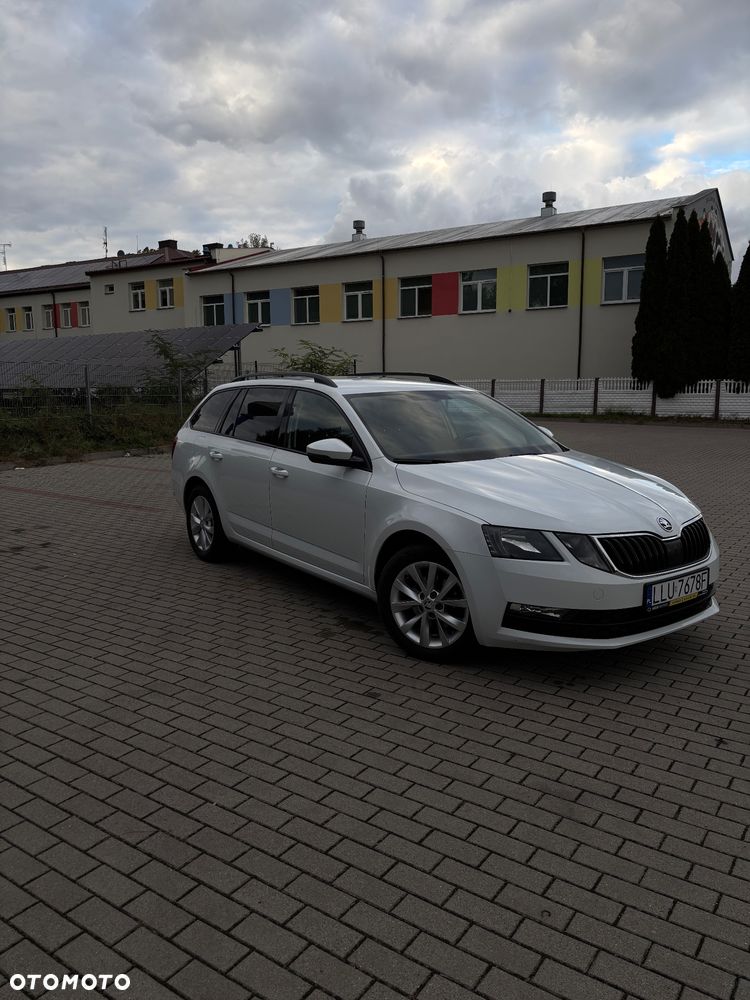Skoda Octavia 2019 photo 2