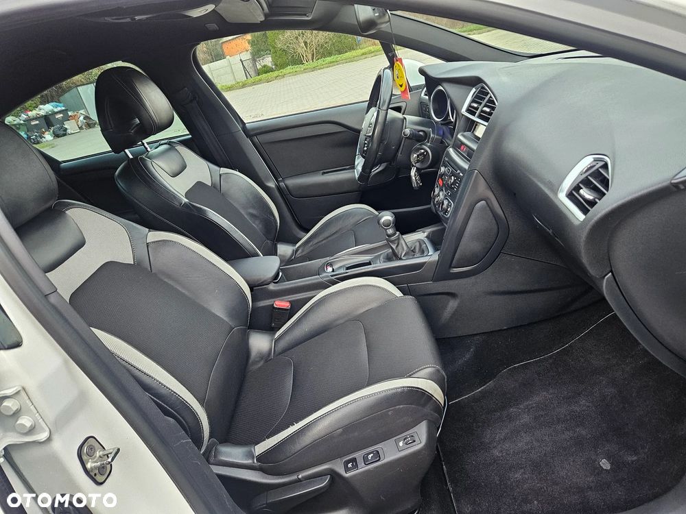 Citroën C4 VTi 120 Exclusive - 16