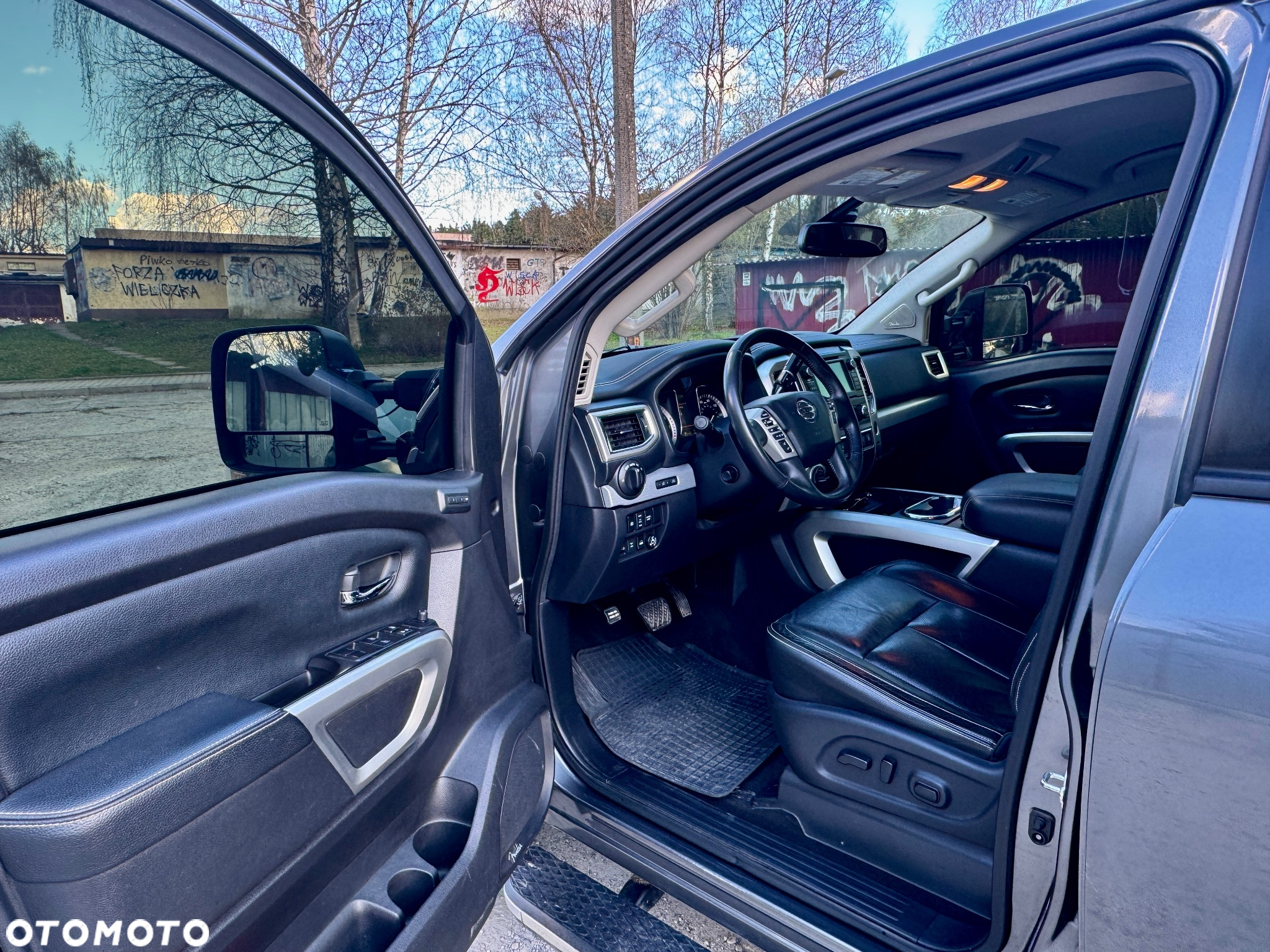 Nissan Titan - 22