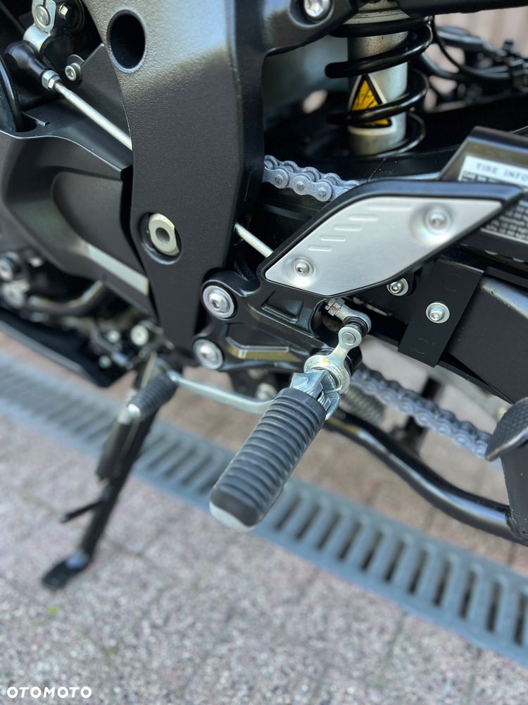 Yamaha FZ8 - 32