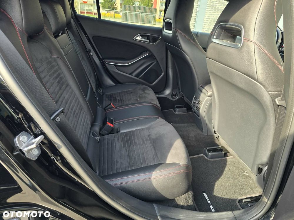 Mercedes-Benz GLA 200 7G-DCT AMG Line - 20