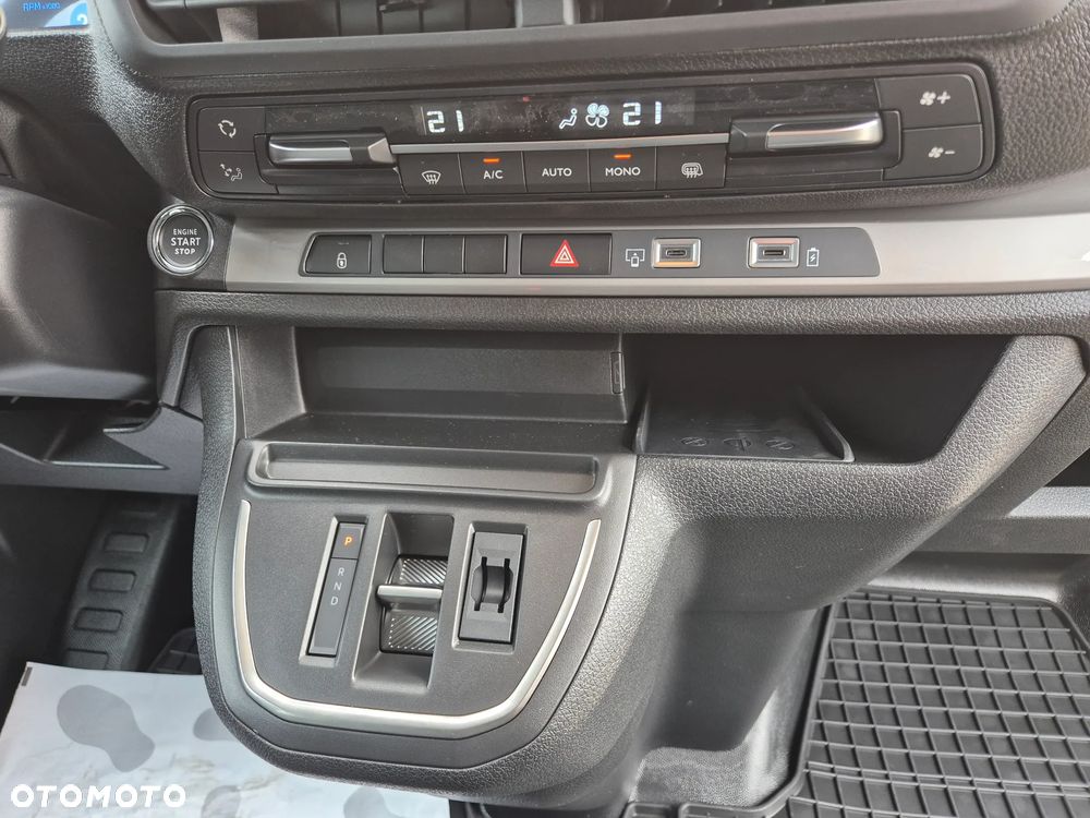 Peugeot Expert Furgon Brygadowy 6 MIEJSC Long 2.0 HDi 144KM AUTOMAT EAT8 !! OD RĘKI !! - 11