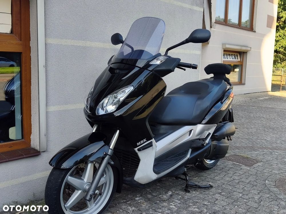 Yamaha X-max - 16