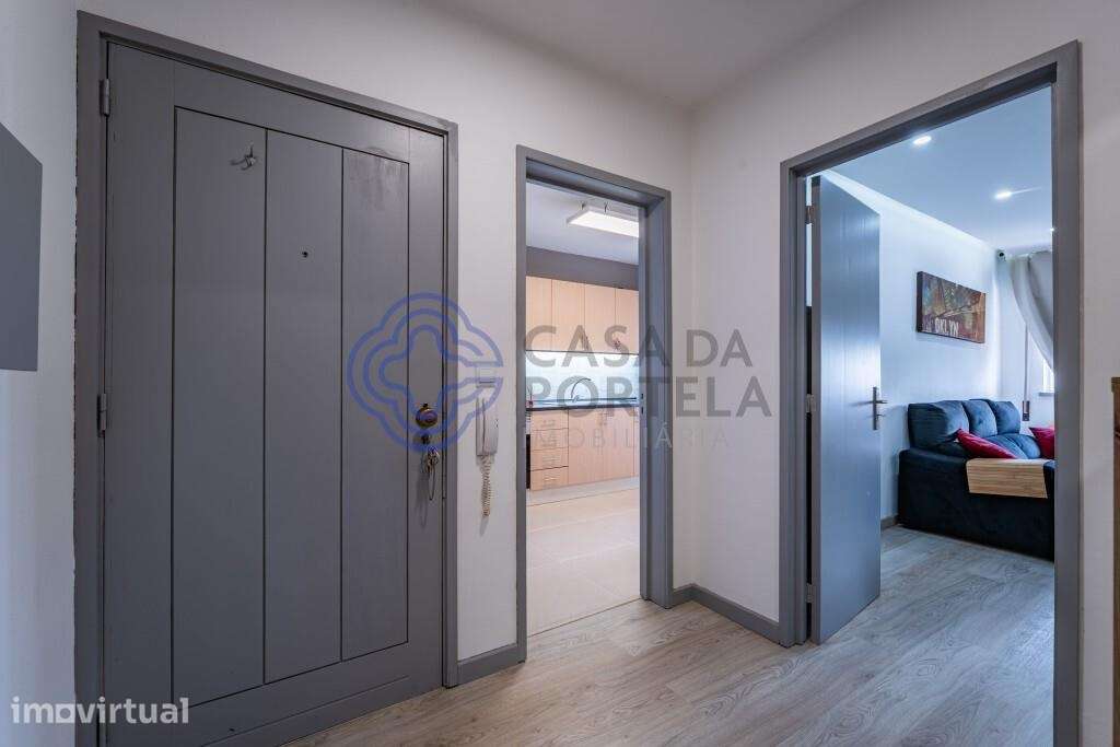 T3 renovado em Vila D'este, Vilar de Andorinho, junto ao metro - Grande imagem: 2/19