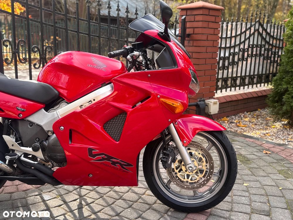 Honda VFR - 10