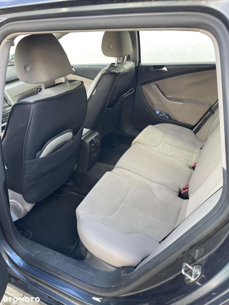 Volkswagen Passat - 28