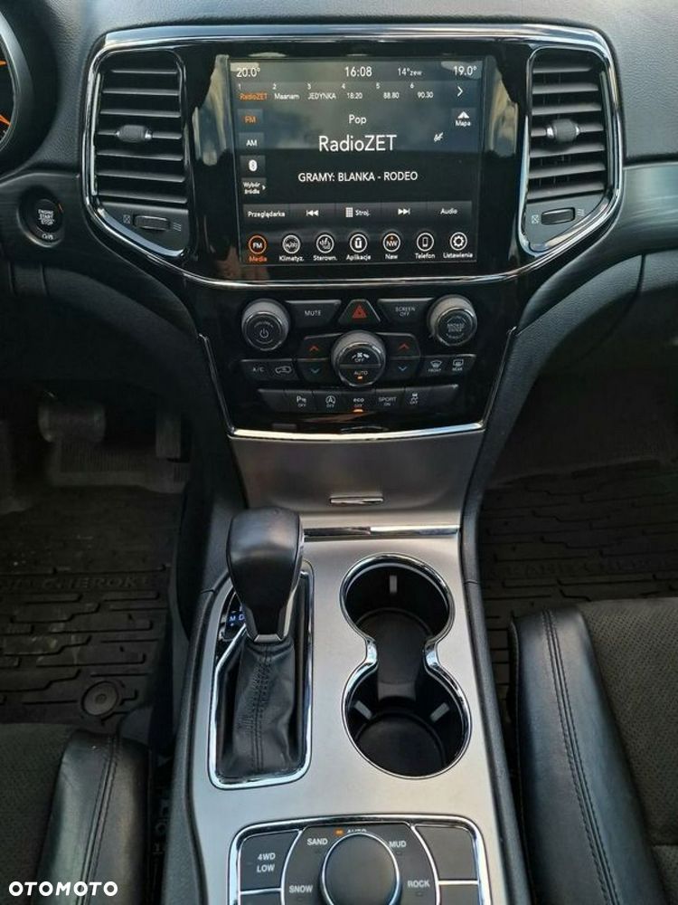 Jeep Grand Cherokee - 21