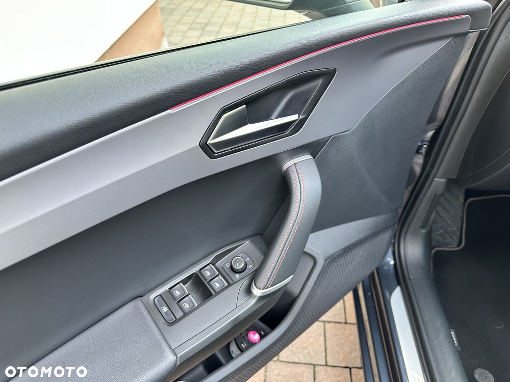 Seat Leon Sportstourer 1.5 eTSI FR DSG - 38