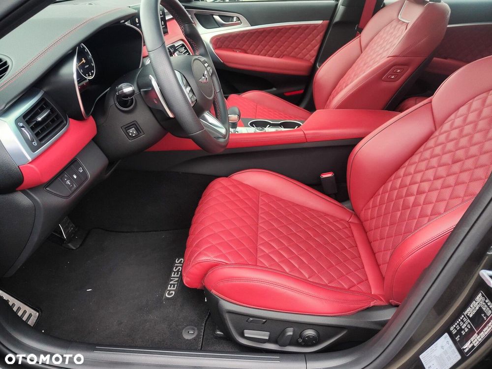 Genesis G70 2.0T Plus RWD 8AT Sport - 14