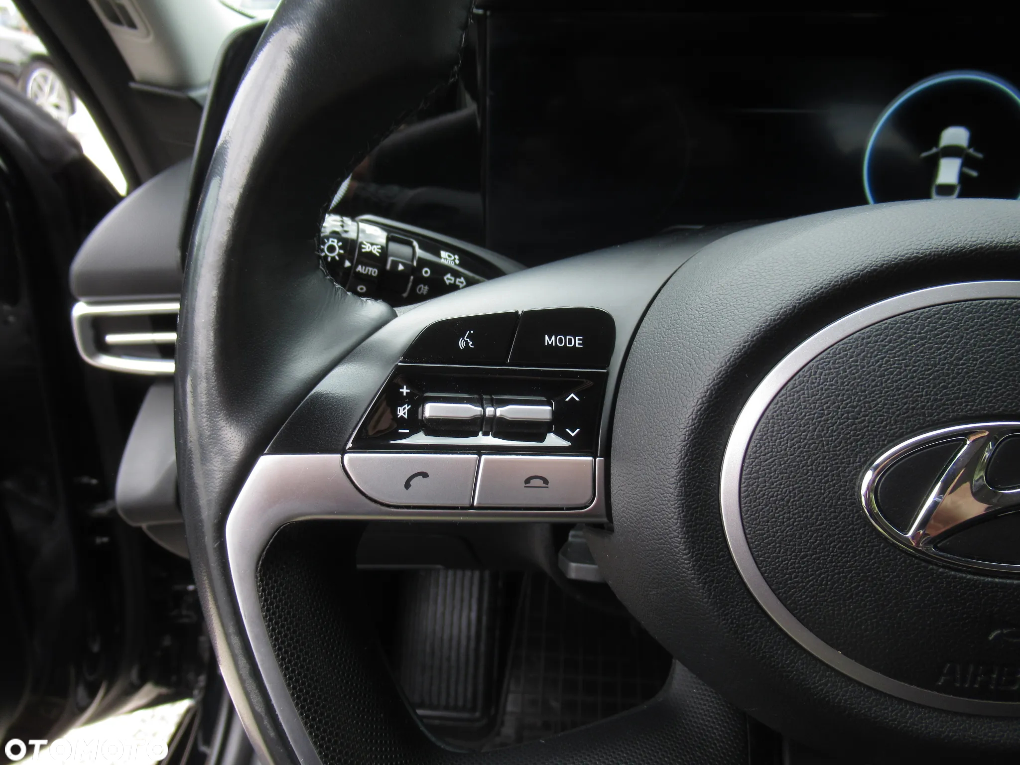 Hyundai Elantra 1.6 Executive CVT - 13