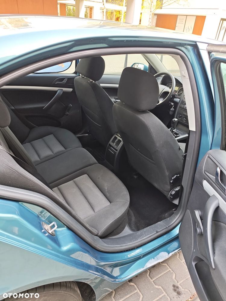 Skoda Octavia 1.6 FSI Ambiente - 3