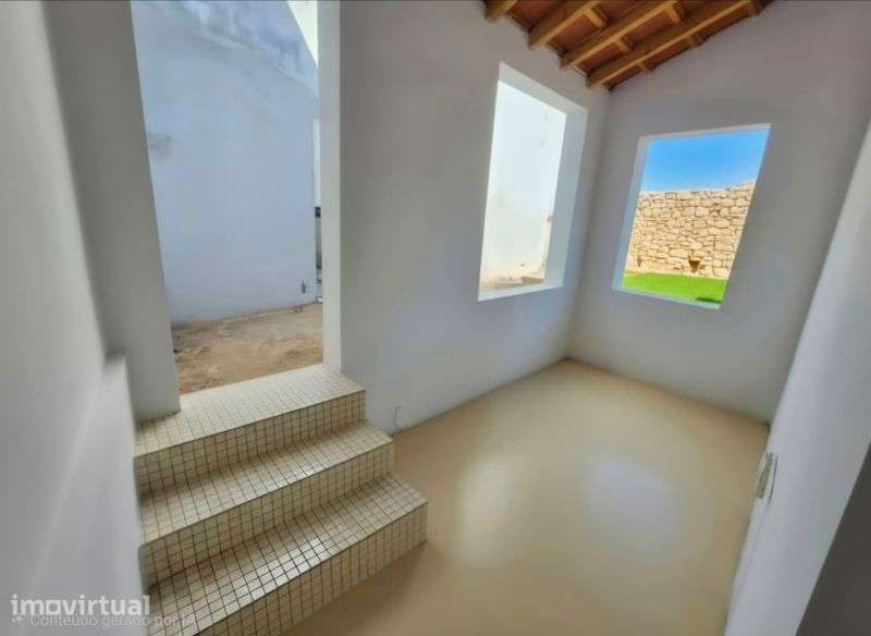 Moradia T2 com logradouro Renovada - Grande imagem: 5/7