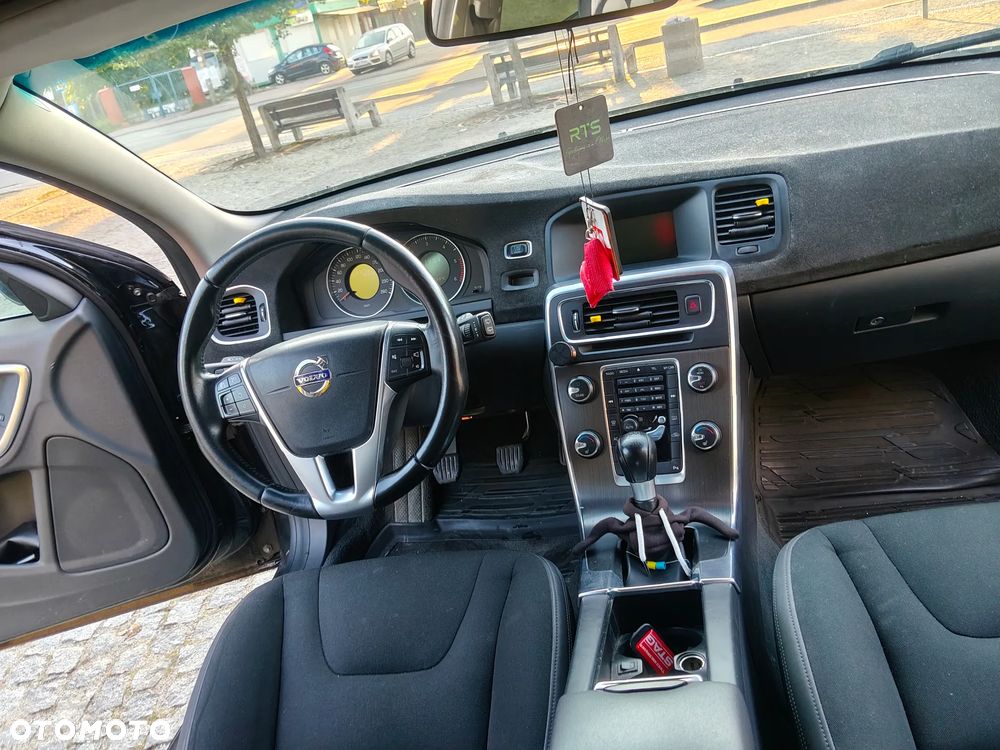 Volvo V60 D2 Summum - 13