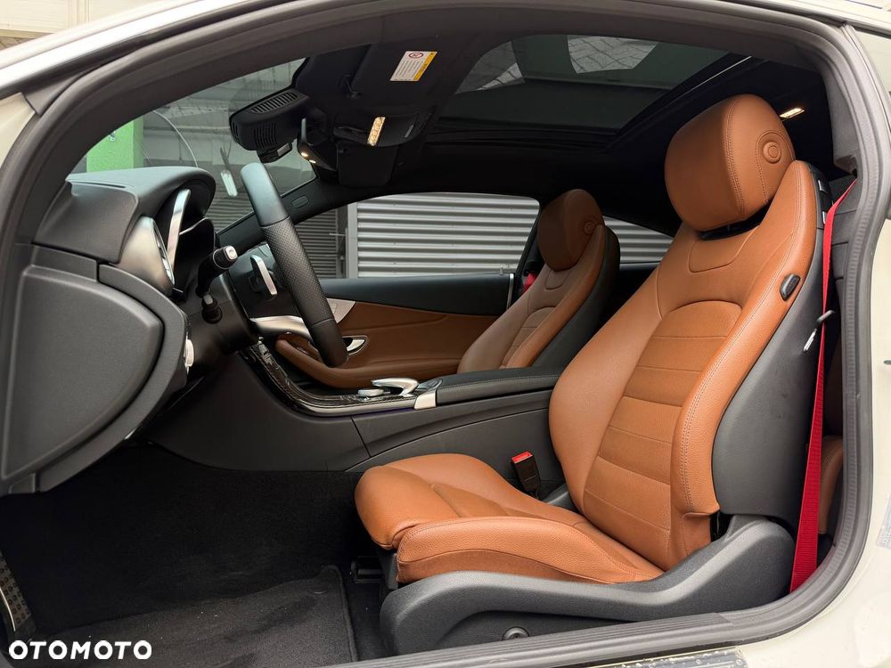 Mercedes-Benz Klasa C 300 4MATIC 9G-TRONIC - 4