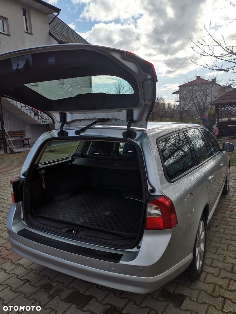 Volvo V70 2.0D Momentum - 4