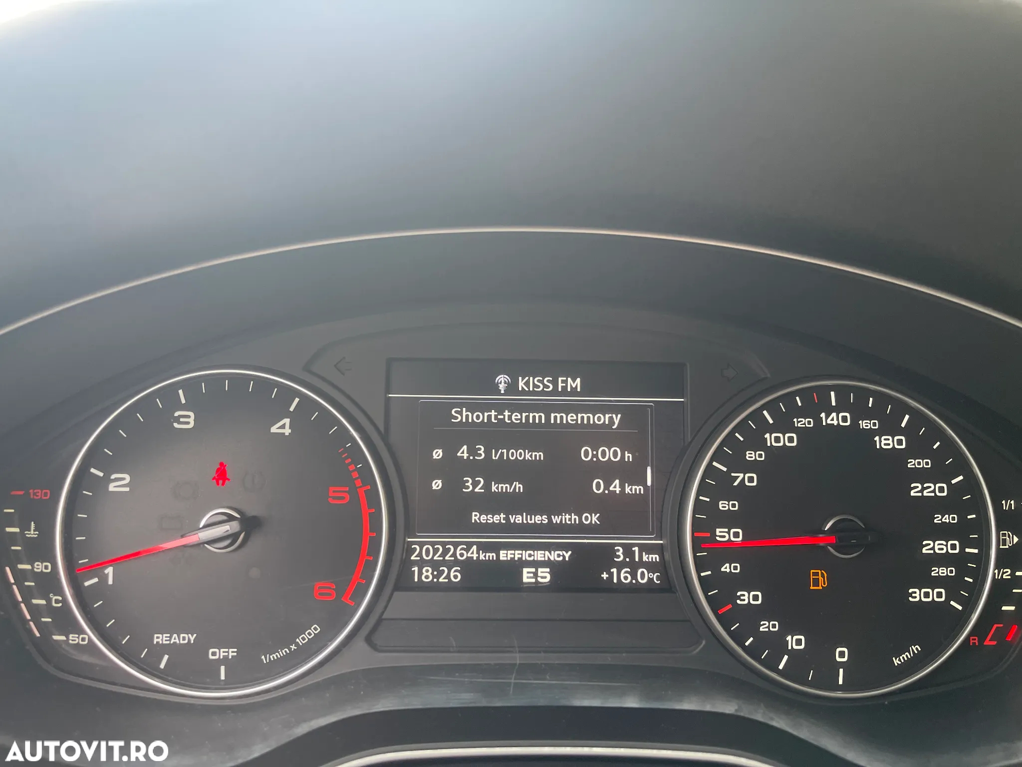 Audi A4 2.0 TDI ultra S tronic Sport - 35