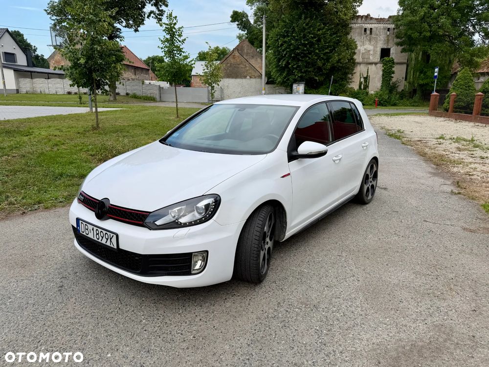 Volkswagen Golf 2.0 TSI GTI DSG - 2