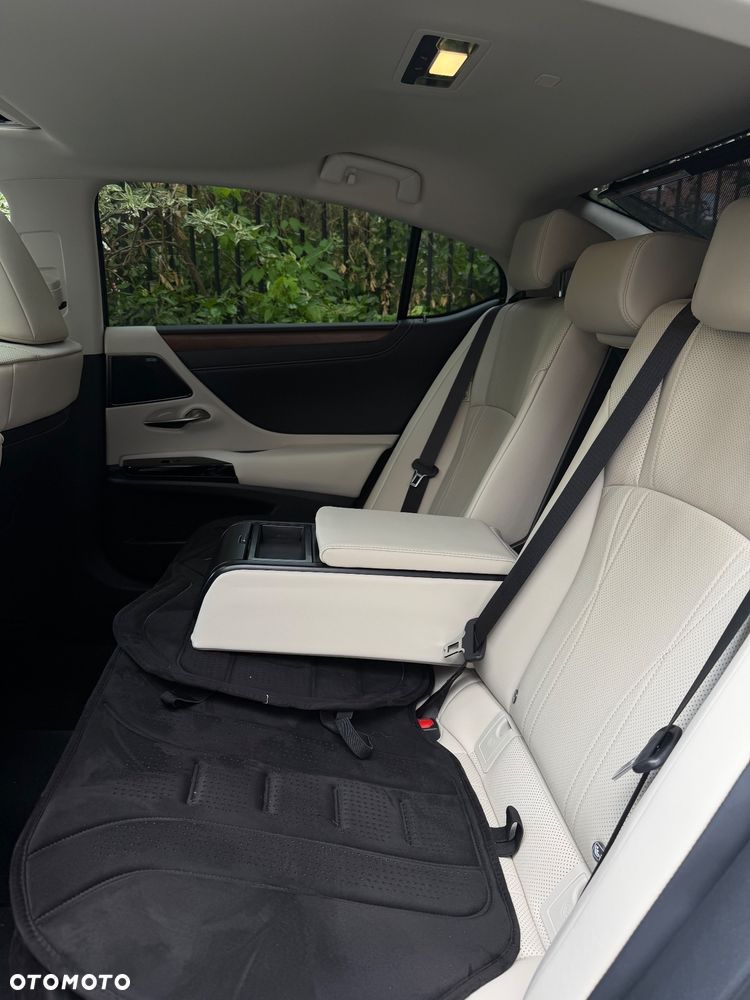 Lexus ES - 6