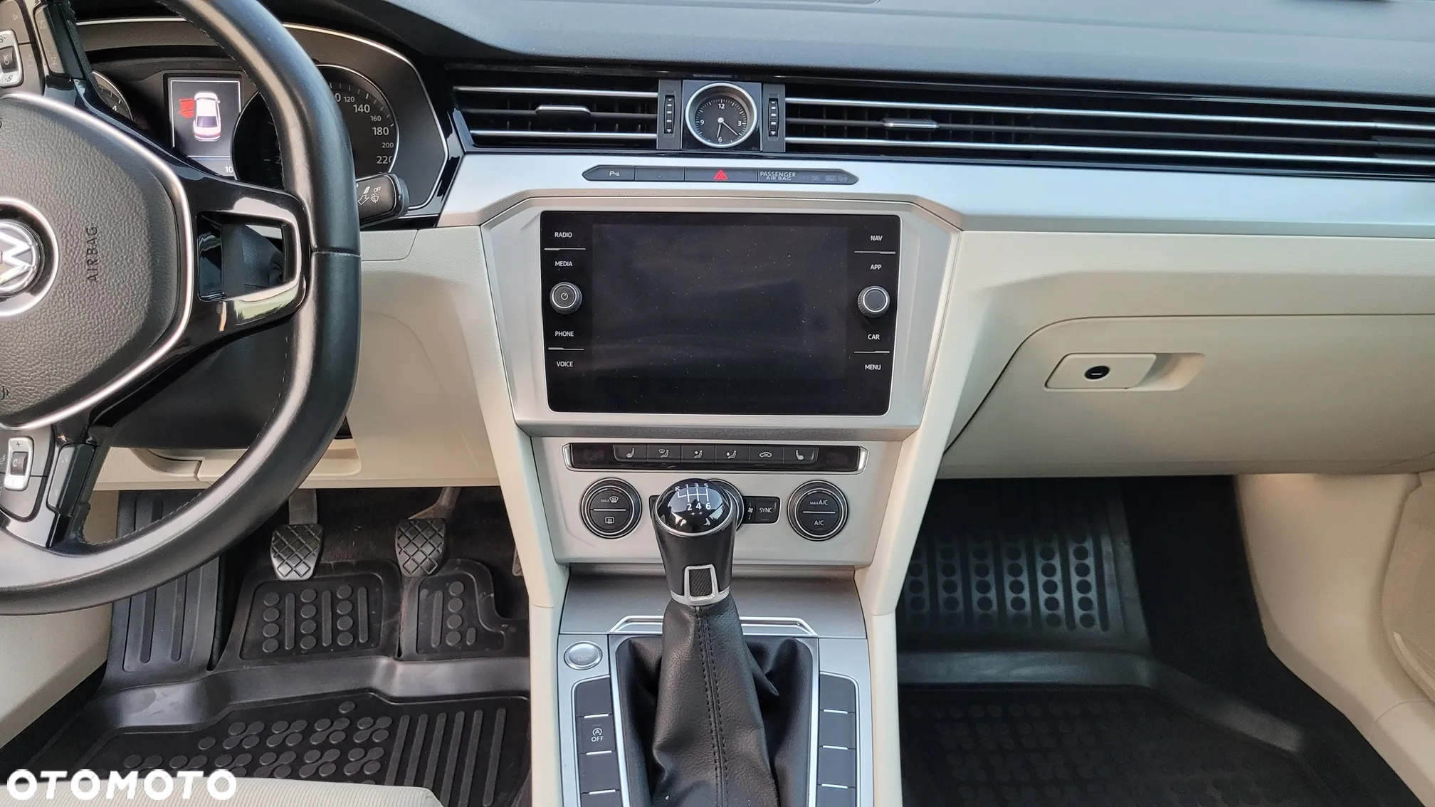 Volkswagen Passat 2.0 TDI BMT Comfortline - 11