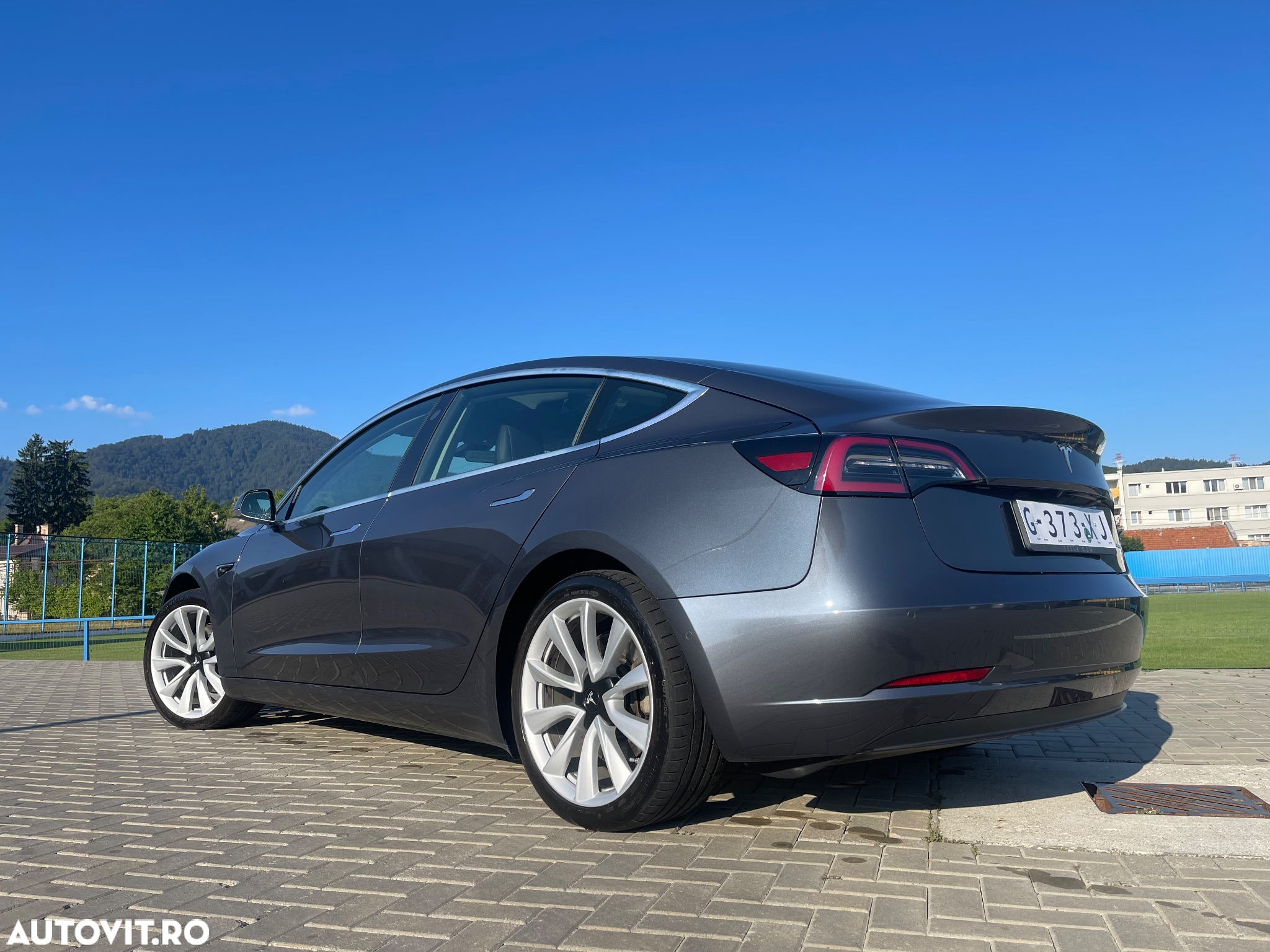 Tesla Model 3 Langstreckenbatterie Allradantrieb Dual Motor Performance - 6