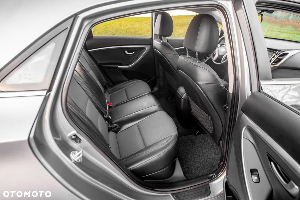 Hyundai i30 blue 1.6 GDI Passion - 24