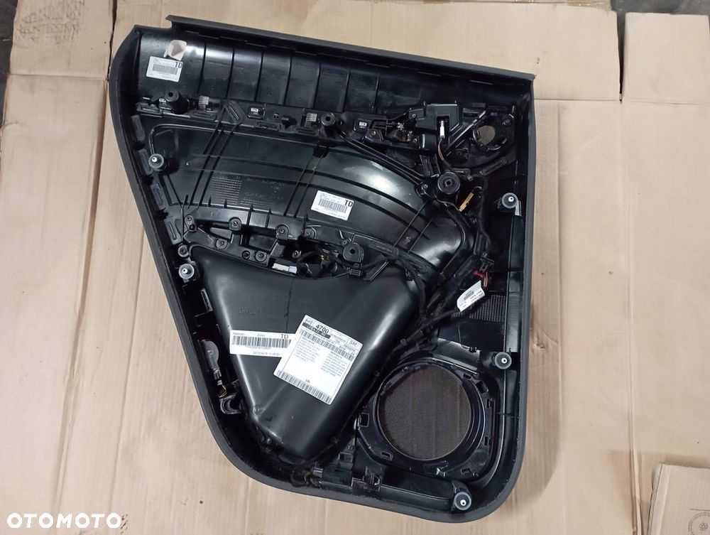 AUDI Q3 BOCZEK DRZWI PRAWY TYŁ TYLNY EUROPA 8U0867306 - 3