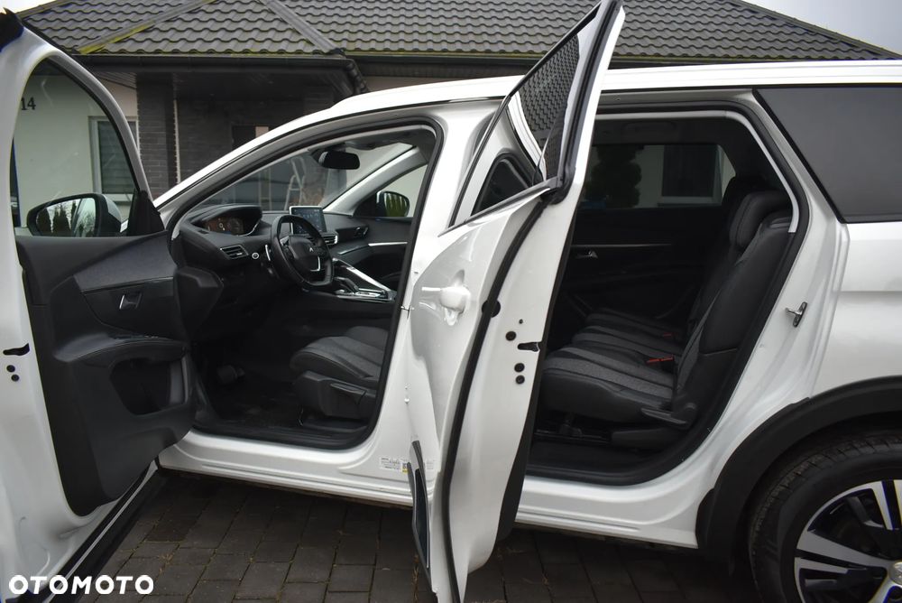 Peugeot 5008 1.5 BlueHDI Allure S&S EAT8 - 38