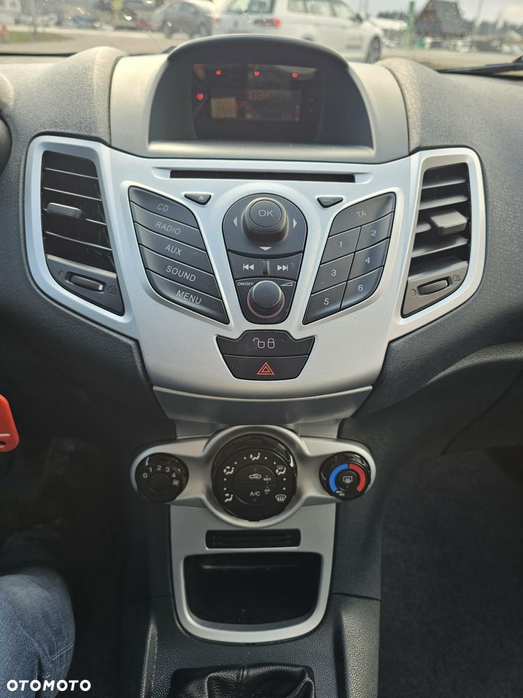 Ford Fiesta 1.4 TDCi Titanium - 25
