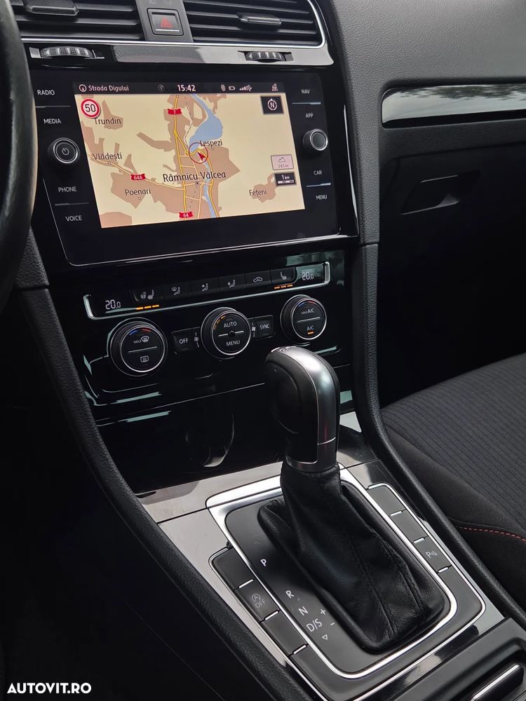 Volkswagen Golf 1.6 TDI DSG Sound - 2