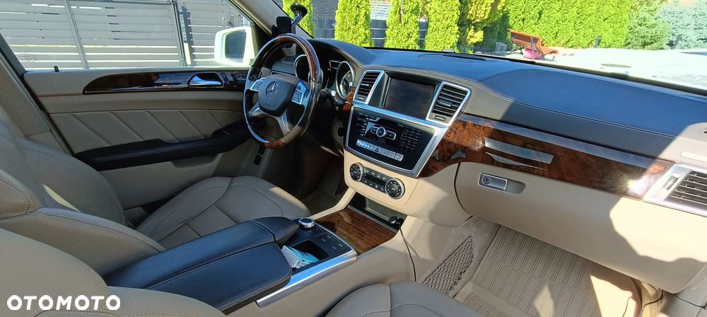 Mercedes-Benz GL 350 BlueTEC 4Matic 7G-TRONIC - 2