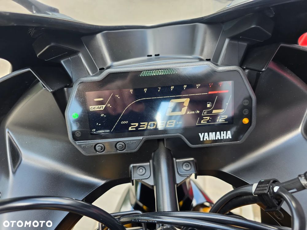 Yamaha YZF - 8