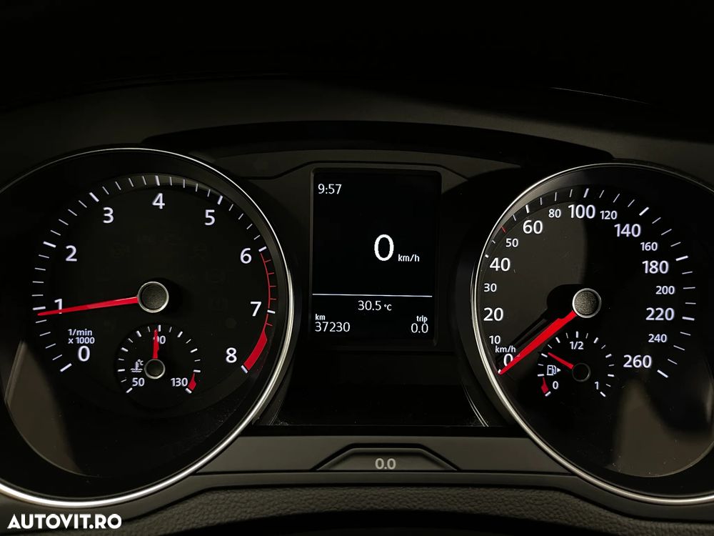 Volkswagen Passat 1.5 TSI ACT Advance - 25