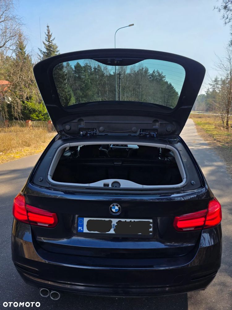 BMW Seria 3 320d Touring - 8