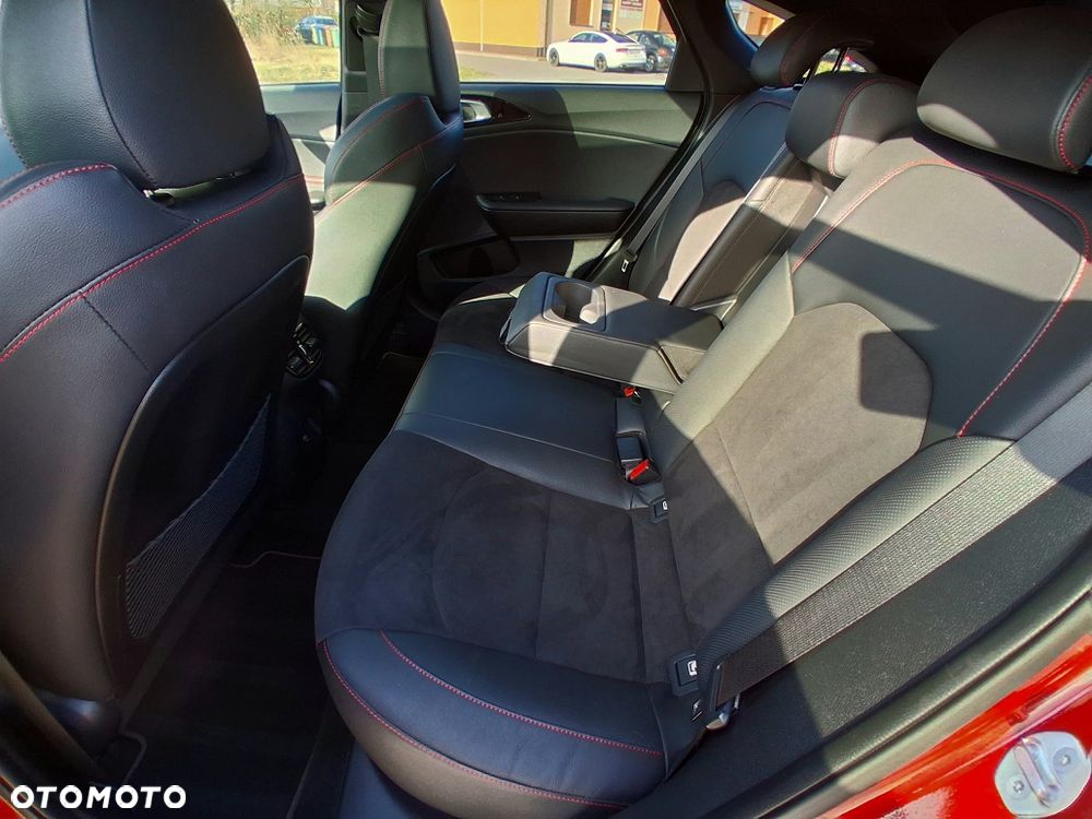 Kia ProCeed 1.6 T-GDI GT DCT - 11