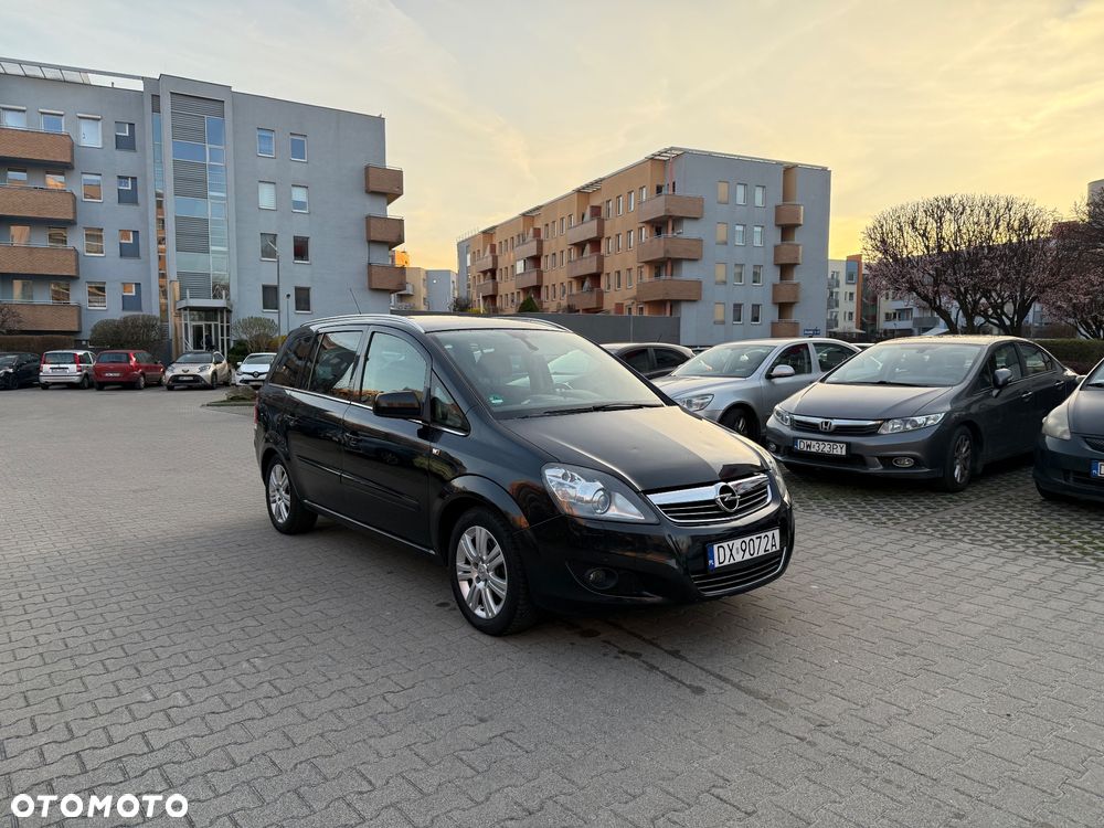 Opel Zafira 1.8 Edition Plus - 1