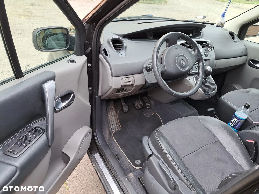 Renault Grand Scenic - 8