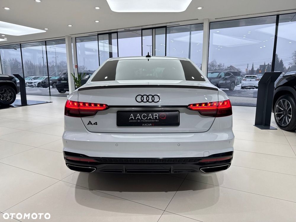 Audi A4 Limousine - 4