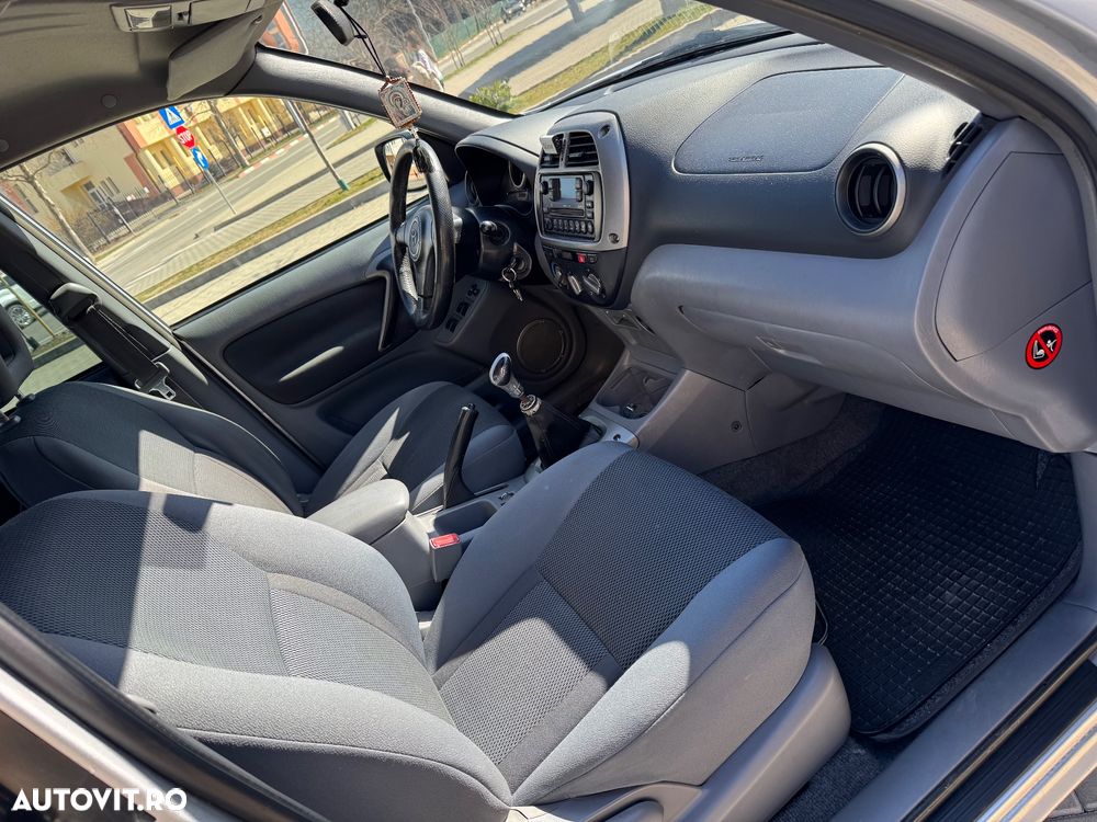 Toyota RAV4 D-4D 4x4 Executive - 8