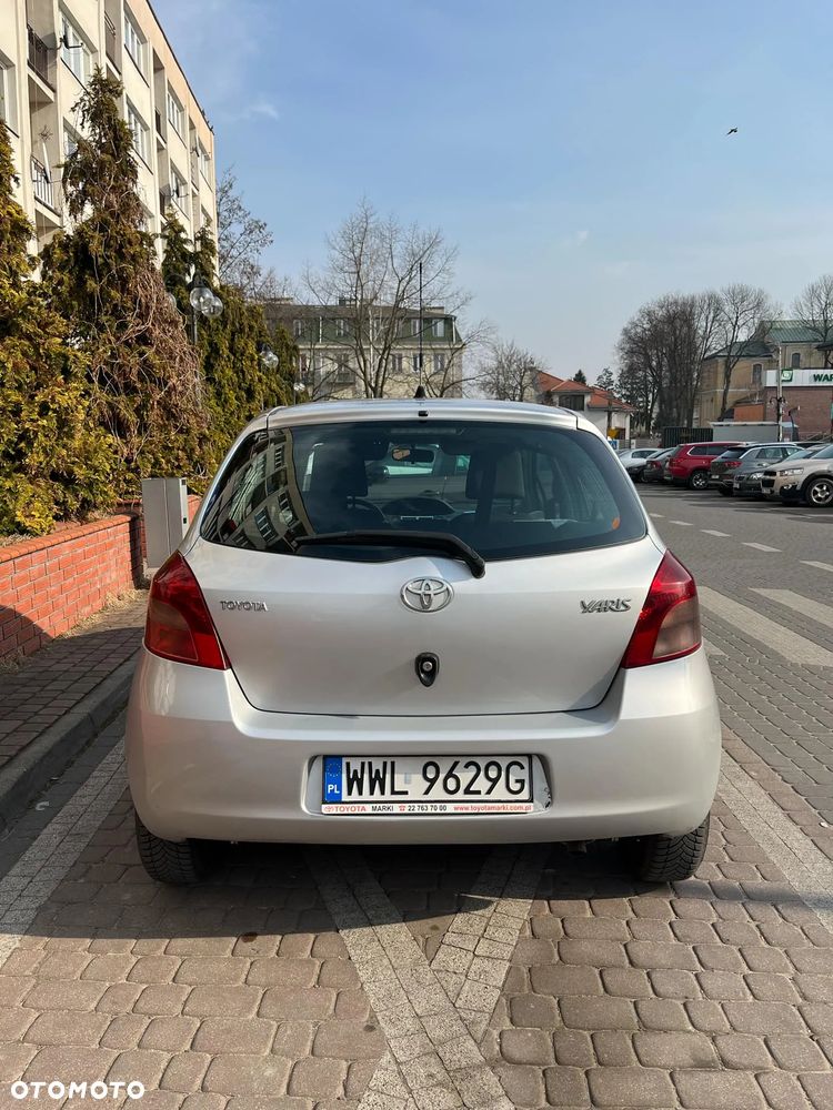 Toyota Yaris 1.3 Luna - 4