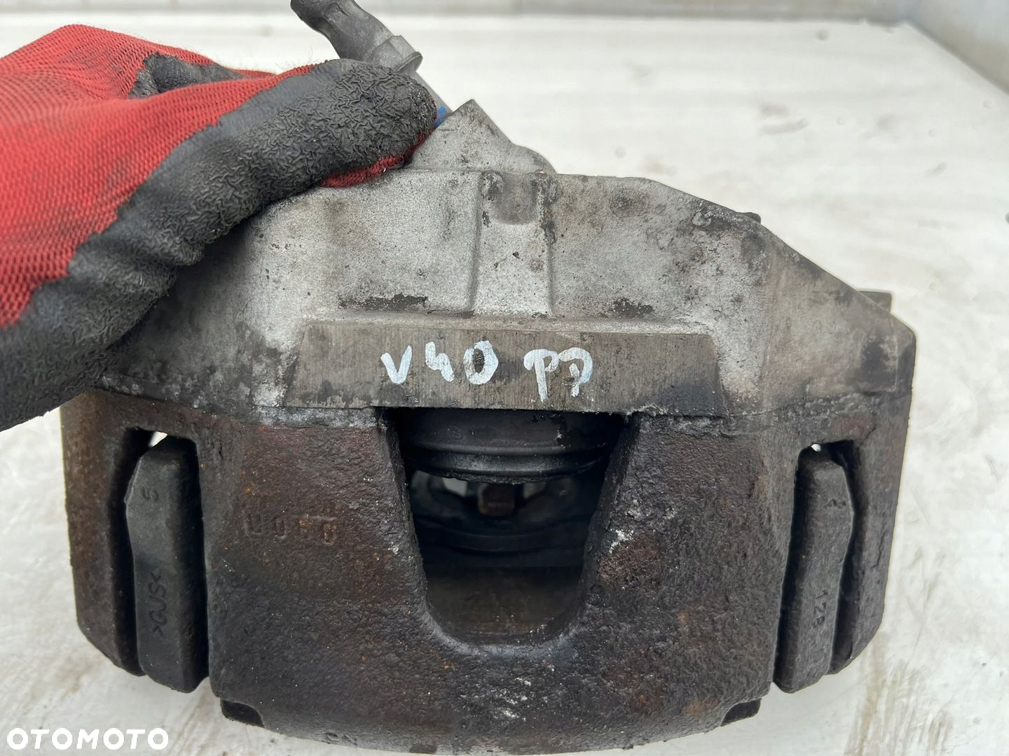 VOLVO V40 14R - ZACISK HAMULCOWY PRAWY PRZÓD - 8