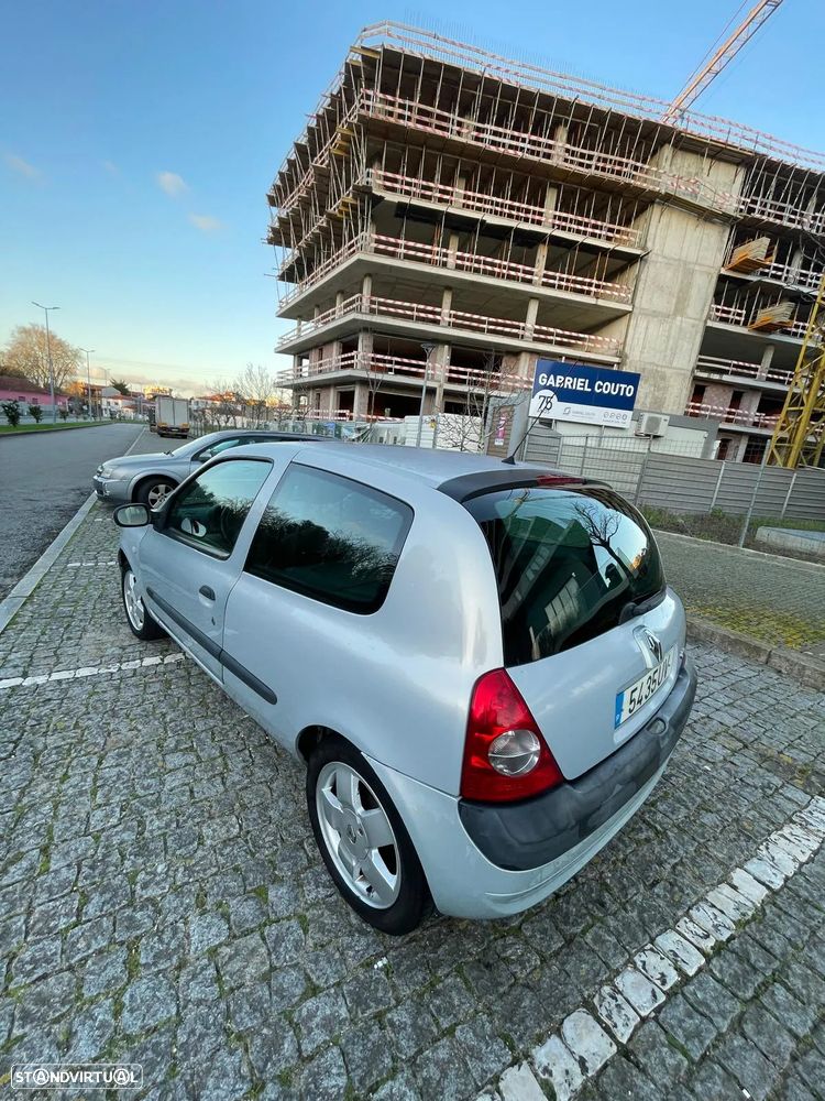 Renault Clio 1.5 dCi Authentique - 5