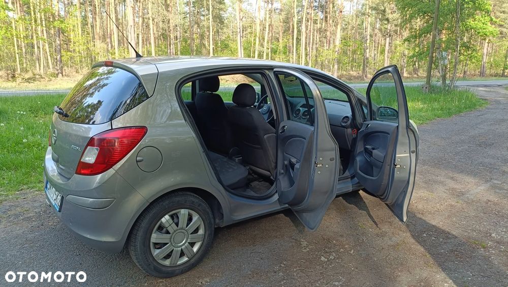 Opel Corsa 1.2 16V Enjoy - 11