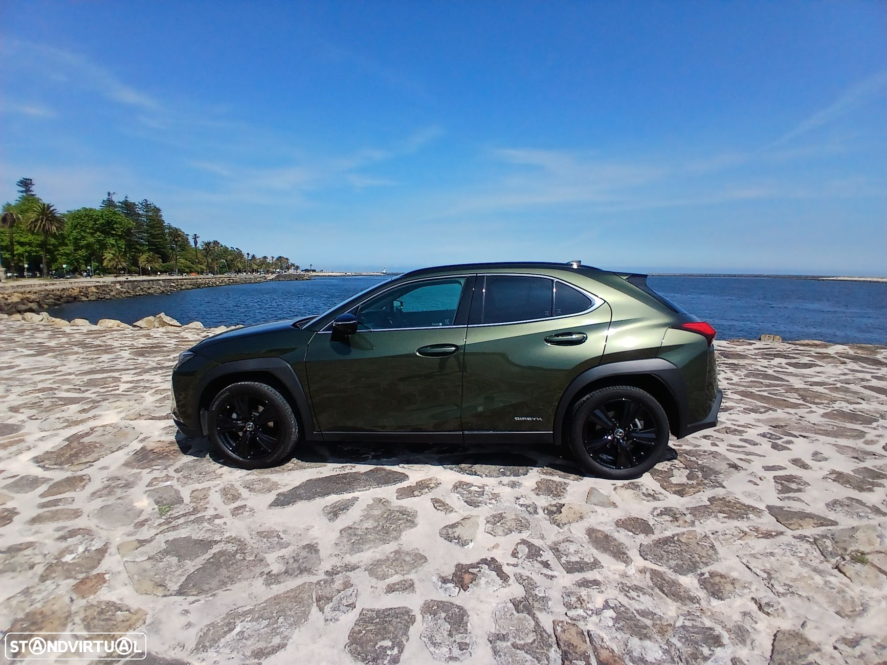 Lexus UX 250h - 3