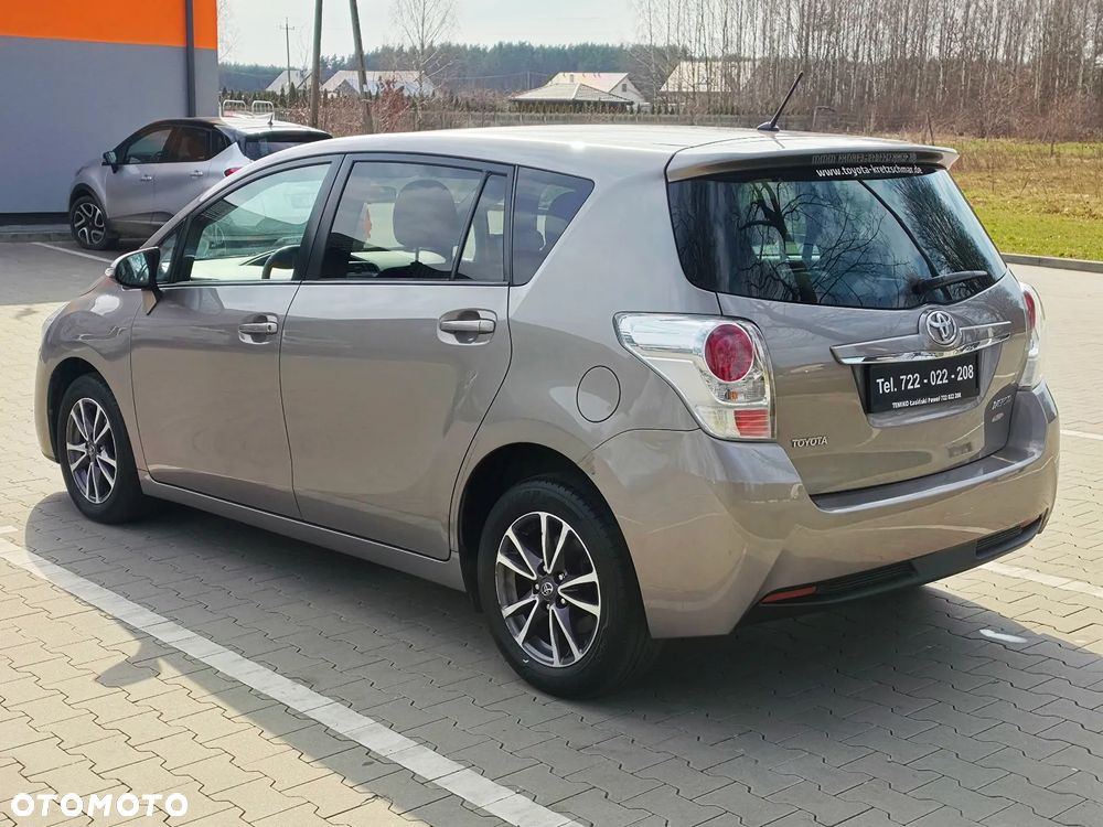Toyota Verso 1.6 D-4D 5-Sitzer Start/Stop Executive - 8