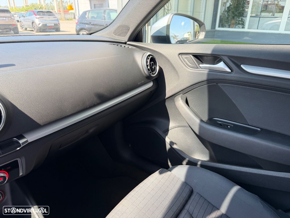 Audi A3 Sportback 1.6 TDI S-line S tronic - 13