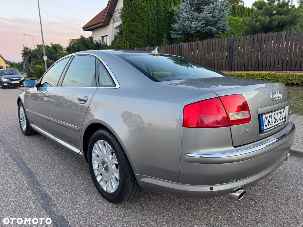 Audi A8 4.2 Quattro - 5
