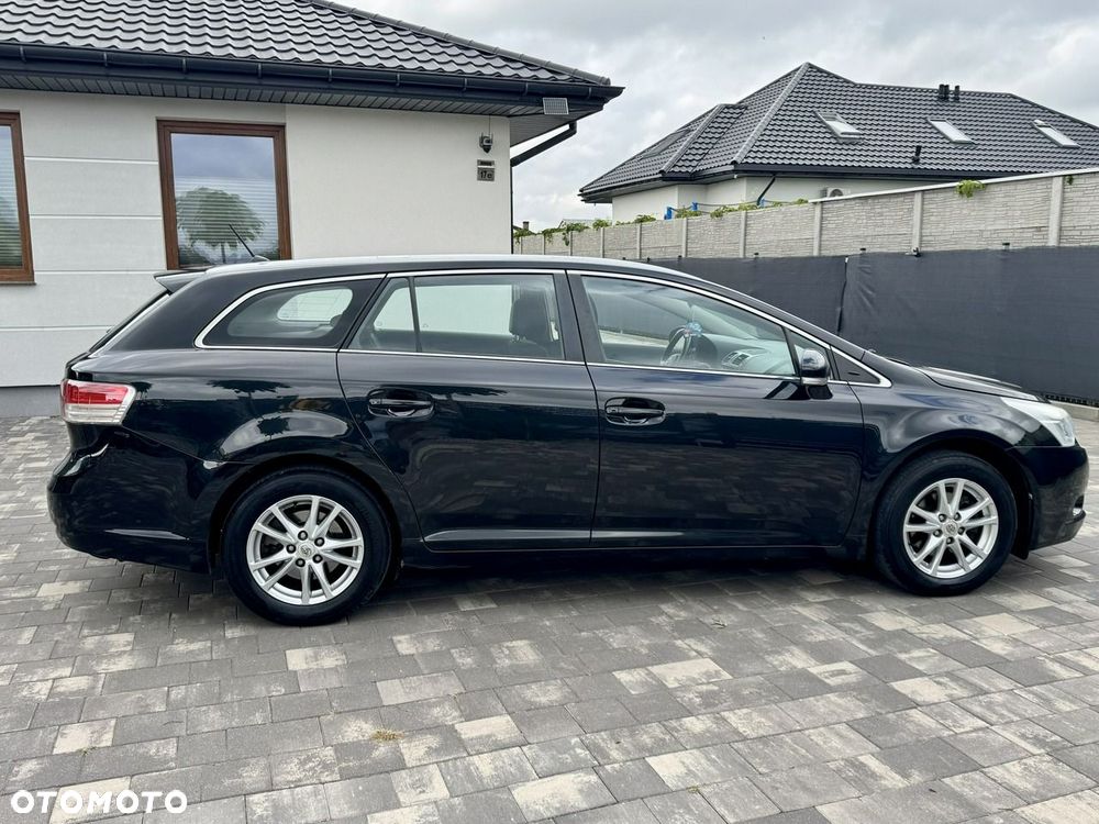 Toyota Avensis - 18